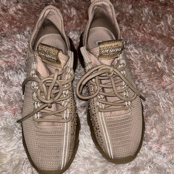 Steve Madden Sneakers SM NY90 size 10 women’s worn twice - Picture 4 of 7